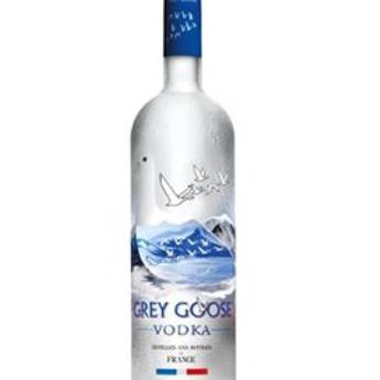 Comprar o produto de VODKA GREY GOOSE 750ML  em Vodkas pela empresa Prime Bebidas agora é Primare Bebidas e Eventos em Mineiros, GO por Solutudo