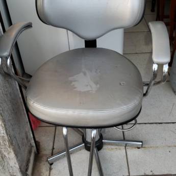 Comprar o produto de Cadeira Hidráulica para Cabeleireiro Semi Nova R$450,00 em Casa, Móveis e Decoração em São João da Boa Vista, SP por Solutudo
