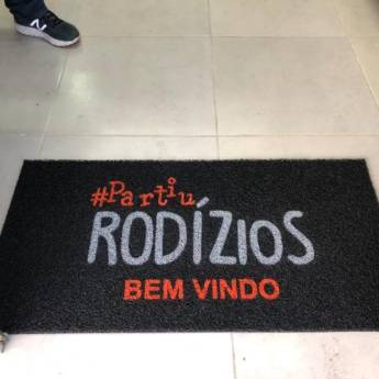 Comprar o produto de tapetes personalizados em A Classificar em Joinville, SC por Solutudo