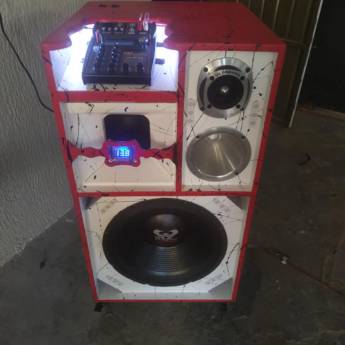 Comprar o produto de Caixas Acústicas  em Acessórios para Veículos em Foz do Iguaçu, PR por Solutudo