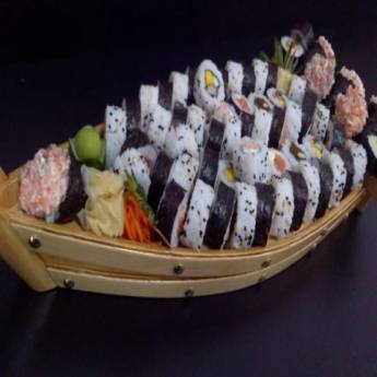 Comprar o produto de Barca de Sushi e Temaki em Alimentos e Bebidas em Santa Cruz do Rio Pardo, SP por Solutudo