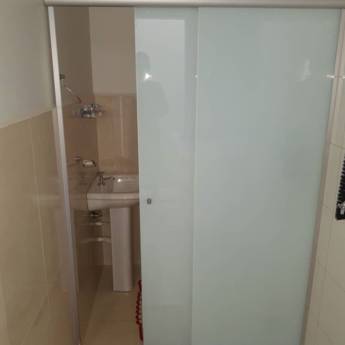 Comprar o produto de Box com película branca em Vidraçaria em Mineiros, GO por Solutudo