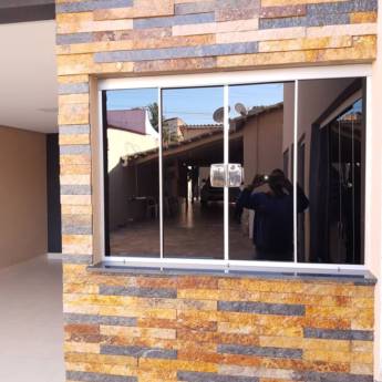 Comprar o produto de Portas e janelas vidro fumê em Vidraçaria em Mineiros, GO por Solutudo