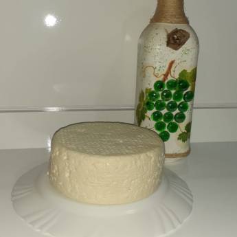 Comprar o produto de Queijo Caipira Tamanho Família - R$25,90 a peça em Distribuidoras de Alimentos em Campo Grande, MS por Solutudo