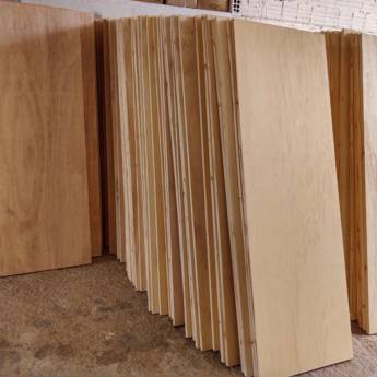 Comprar o produto de Portas Laminada Pinos - Tamanhos 60,70,80 em Portas em São Gonçalo do Amarante, RN por Solutudo