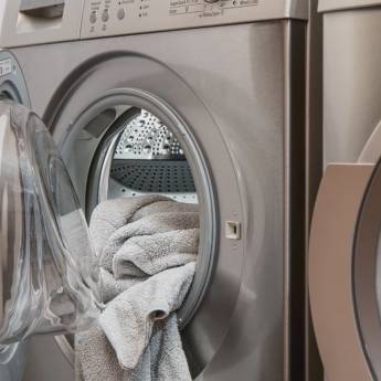 Comprar o produto de Conserto de máquina de lavar roupa em Máquinas de Lavar em Birigui, SP por Solutudo