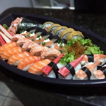 Comprar o produto de Combo de Sushi de 40 Peças e 1 Temaki em Restaurantes Japoneses em Lençóis Paulista, SP por Solutudo
