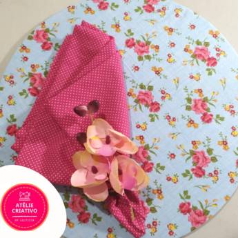 Comprar o produto de Sousplat em Panos de Cozinha pela empresa Lectícia de Santanna Darelli Leão - Pano de prato e Jogo Americano em Mineiros, GO por Solutudo