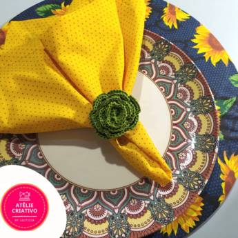 Comprar o produto de Sousplat em Panos de Cozinha pela empresa Lectícia de Santanna Darelli Leão - Pano de prato e Jogo Americano em Mineiros, GO por Solutudo