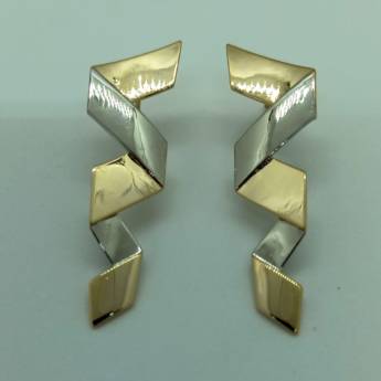 Comprar o produto de Brincos em Brincos em Araras, SP por Solutudo Comprar o produto de Brincos em Brincos em Araras, SP por Solutudo