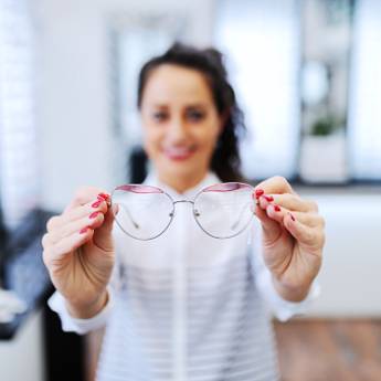 Comprar o produto de Consultoria Óptica em Consultoria em Araruama, RJ por Solutudo