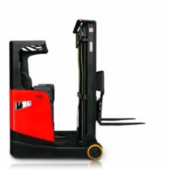 Comprar o produto de Empilhadeira Retrátil em Empilhadeiras em Jaú, SP por Solutudo