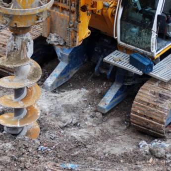 Comprar o produto de Perfuração e Desmonte de Rochas em Produção Florestal em Salto de Pirapora, SP por Solutudo