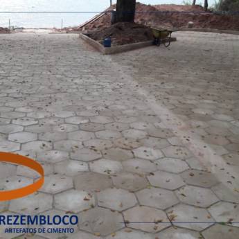 Comprar o produto de  Bloquetes Sextavados em Artefatos de Cimento em Presidente Epitácio, SP por Solutudo