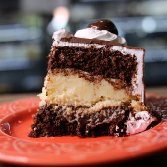 Comprar o produto de Torta de dois amores em Tortas pela empresa Adorela Panificadora e Confeitaria em Foz do Iguaçu, PR por Solutudo