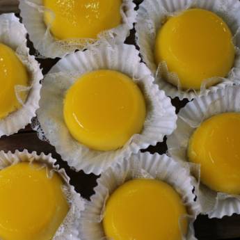 Comprar o produto de Quindim em Doces pela empresa Adorela Panificadora e Confeitaria em Foz do Iguaçu, PR por Solutudo