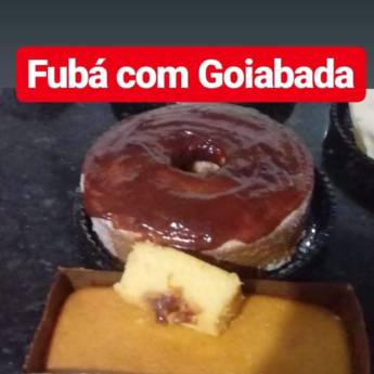 Comprar o produto de Bolo de Fubá com Goiabada  em Bolos e Doces em Bauru, SP por Solutudo