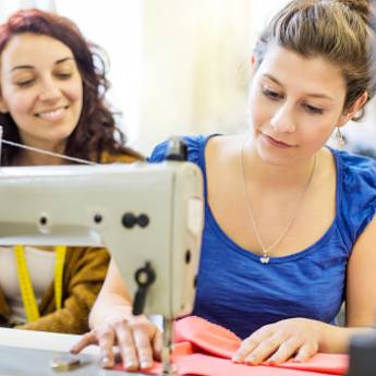 Comprar o produto de Curso de Costura para Iniciantes em Cursos de Artesanato em Belo Horizonte, MG por Solutudo