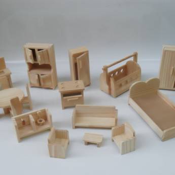 Comprar o produto de MOBÍLIA INFANTIL (PARA CASA DE BONECA) COM 8 ITENS E 17 PEÇAS (unidade) em Brinquedos em Gravatá, PE por Solutudo