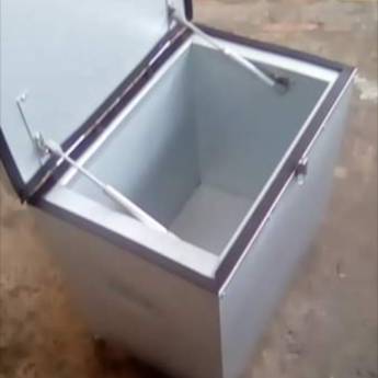 Comprar o produto de Caixa térmica convencional com rodinhas e amortecedor em Bebidas em Tietê, SP por Solutudo