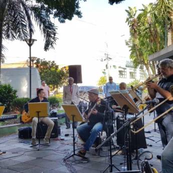 Comprar o produto de Banda para Casamentos em Músicos em Vinhedo, SP por Solutudo