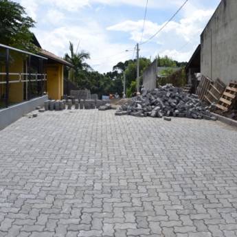 Comprar o produto de  calçamentos  em Empreiteiros - Gestão de Obras em Botucatu, SP por Solutudo