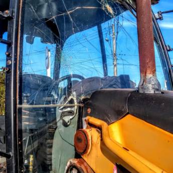 Comprar o produto de Instalação de Vidro para Trator em Vidros Automotivos em Botucatu, SP por Solutudo