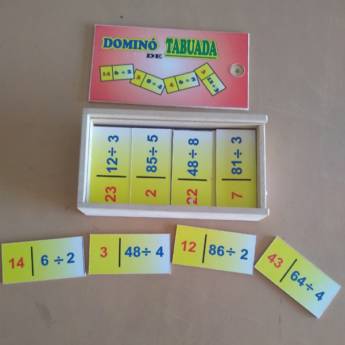 Comprar o produto de DOMINÓ DE TABUADA - DIVISÃO (unidade) em Jogos Educativos em Gravatá, PE por Solutudo