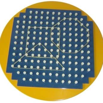 Comprar o produto de TÁBUA DE GEOPLANO em Jogos Educativos em Gravatá, PE por Solutudo