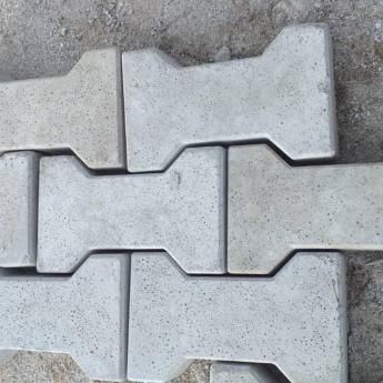 Comprar o produto de Bloco Ossinho em Artefatos de Cimento em Porto Seguro, BA por Solutudo