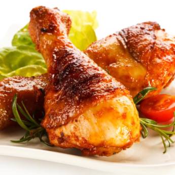 Comprar o produto de Coxa Assada em Assados pela empresa Villa D'Ouro Rotisseria - Marmitas, Assados, Massas e Salgados. em Atibaia, SP por Solutudo