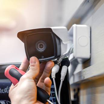 Comprar o produto de Câmeras de Segurança em Segurança e Monitoramento em Pirangi, SP por Solutudo