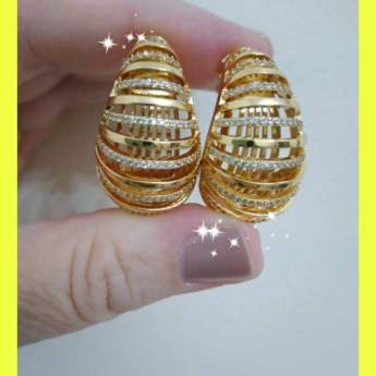 Comprar o produto de Argola poderosa com banho de ouro e acabamento perfeito com microzircônias em Semijoias em Araçatuba, SP por Solutudo