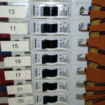 Comprar o produto de Serviços elétricos em Eletricistas em Araçatuba, SP por Solutudo