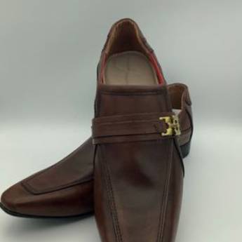 Comprar o produto de SAPATO SOCIAL COURO MARROM C/ FIVELA  em Sapatos Sociais em Bauru, SP por Solutudo