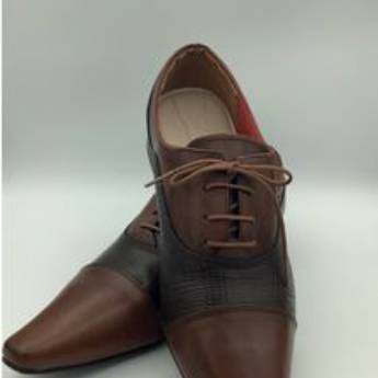Comprar o produto de SAPATO SOCIAL MARROM C/ CADARÇO DETALHE GRAFIATO em Sapatos Sociais em Bauru, SP por Solutudo