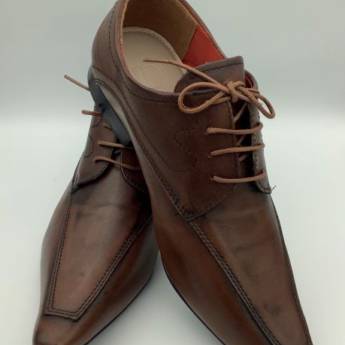 Comprar o produto de SAPATO SOCIAL MARROM C/ CADARÇO DETALHE EM COSTURA em Sapatos Sociais em Bauru, SP por Solutudo