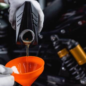 Comprar o produto de Troca de Óleo - Desempenho e Proteção para sua Moto em Parauapebas em Trocas de Óleo em Parauapebas, PA por Solutudo