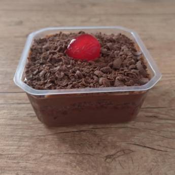 Comprar o produto de Bolo de Pote Brigadeiro com Cereja  em Bolos e Doces em Maringá, PR por Solutudo