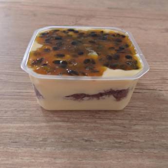 Comprar o produto de Bolo de Pote Mousse de Maracujá  em Bolos e Doces em Maringá, PR por Solutudo