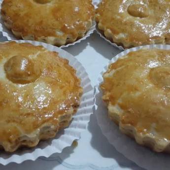Comprar o produto de Empada Grande - Frango/Palmito em Bauru em Salgados Assados em Bauru, SP por Solutudo