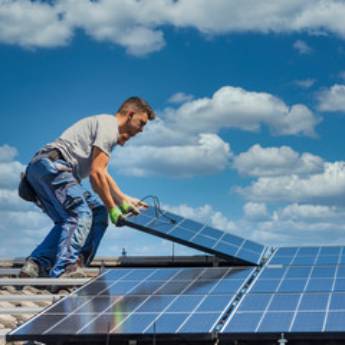 Comprar o produto de Instalação de sistemas fotovoltaicos - Mão de obra própria em Energia Solar em Sumaré, SP por Solutudo