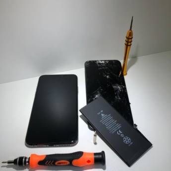 Comprar o produto de Troca de Tela em Celulares e Acessórios - Consertos em Erechim, RS por Solutudo