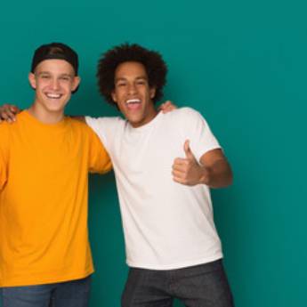 Comprar o produto de Indique um amigo e ganhe uma aula extra em Autoescolas - Centro de Formação Condutores em Ibitinga, SP por Solutudo