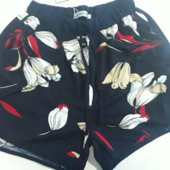 Comprar o produto de Shorts Preto Estampa Floral em Shorts em Bauru, SP por Solutudo