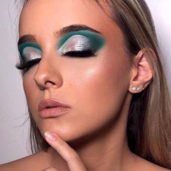 Comprar o produto de Maquiagem Profissional  em Maquiadores em Mineiros do Tietê, SP por Solutudo