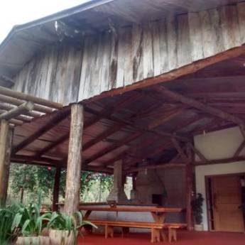 Comprar o produto de Cobertura em madeira rústica em Construção pela empresa Madeiras Brasil 2000 - Madeiras Decks Pergolados e Portas em Foz do Iguaçu, PR por Solutudo