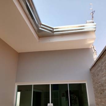 Comprar o produto de Instalações de calhas em Calhas - Inox em Pederneiras, SP por Solutudo