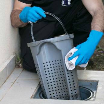 Comprar o produto de Limpeza de Caixa D'gua e Gordura em Jardinagem em Mineiros, GO por Solutudo