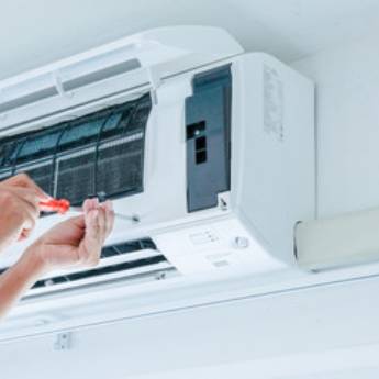 Comprar o produto de Instalação de Ar Condicionado  em Refrigeração - Assistência Técnica em Boituva, SP por Solutudo